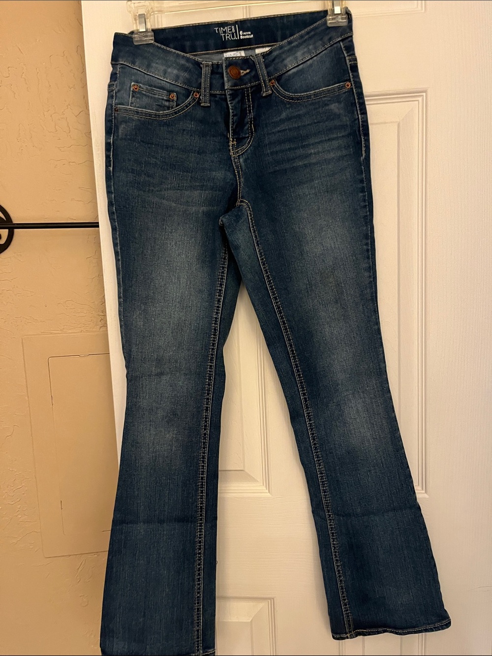 TIME AND TRU WOMENS Blue Boot Cut Jeans
SIZE 6 Petite Bootcut